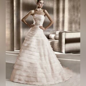 NWT PRONOVIAS Wedding Dress. Size 10